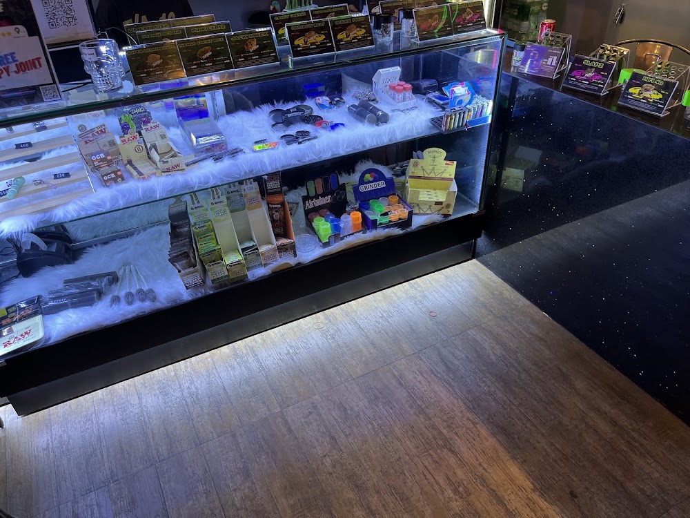 DANQ PATTAYA Cannabis Dispensary - photo 4