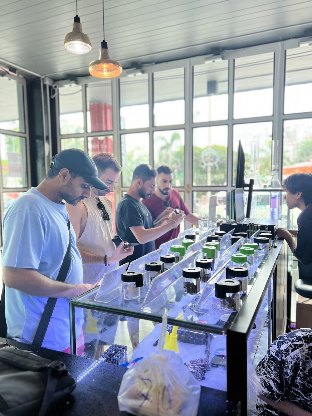 DANQ PATTAYA Cannabis Dispensary - photo 5