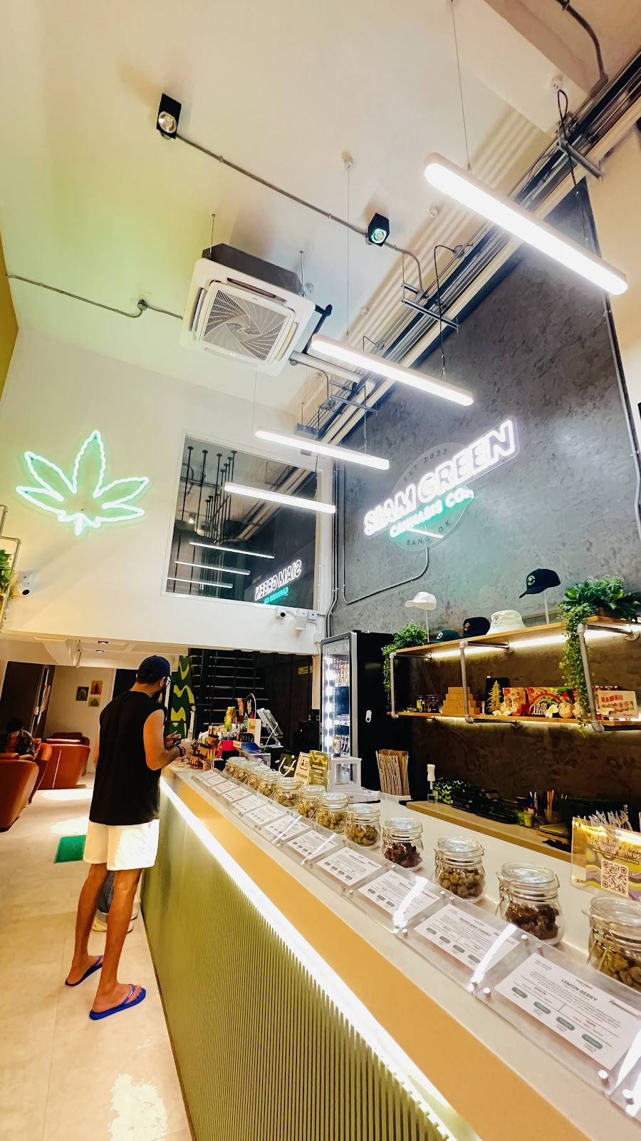 Siam Green Cannabis Co - Phrom Phong - photo 5