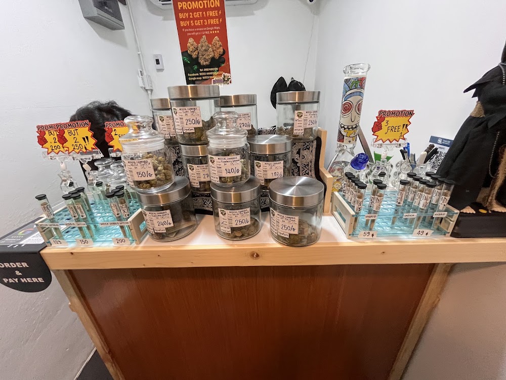 WEED HANDSOME - CANNABIS DISPENSARY 大麻 Marijuanas & SMOKING AREA [ WEED SHOP ] - photo 2