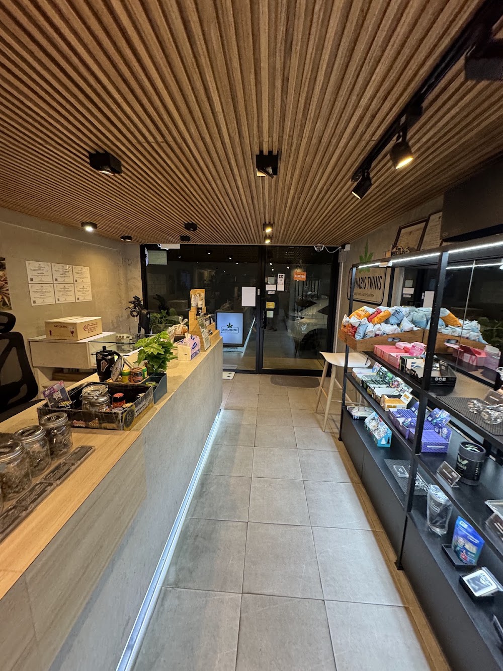 CANNABIS TWINS Dispensary and Lounge - Silom - photo 2