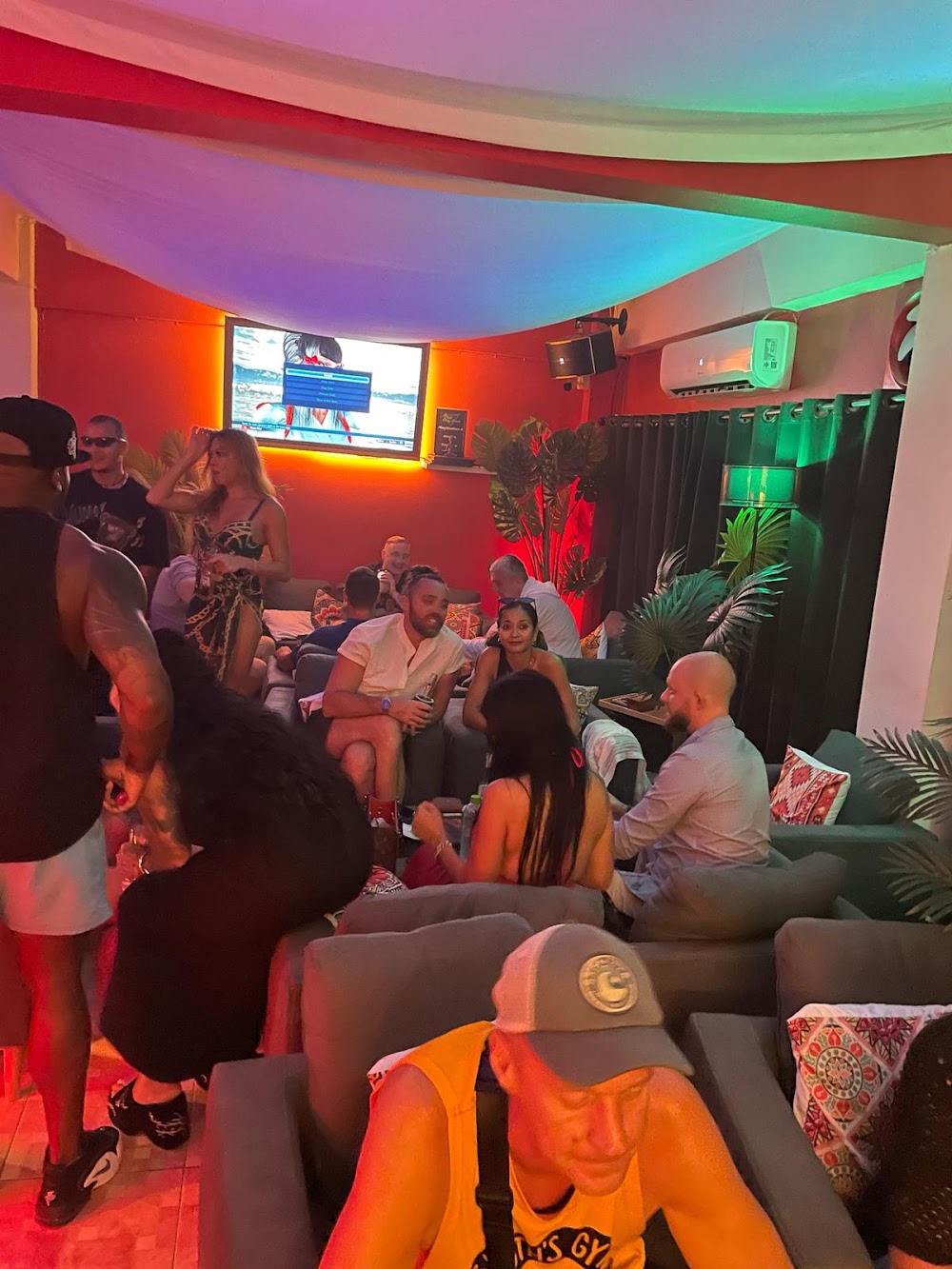 Weed House Of Belvedere - photo 4