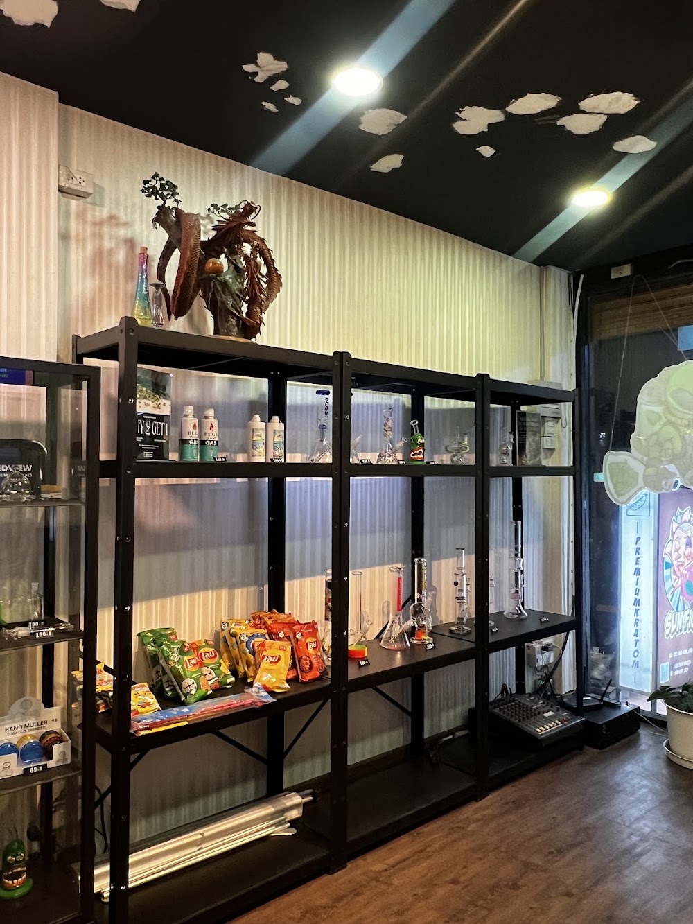 Weedview Cannabis marketplace - photo 2