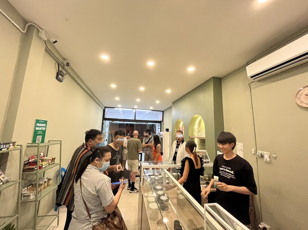 Leafers Cannabis Dispensary 大麻 - photo 3