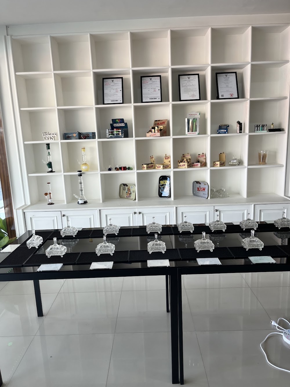 Sativa's King (Medical Dispensary) - photo 3