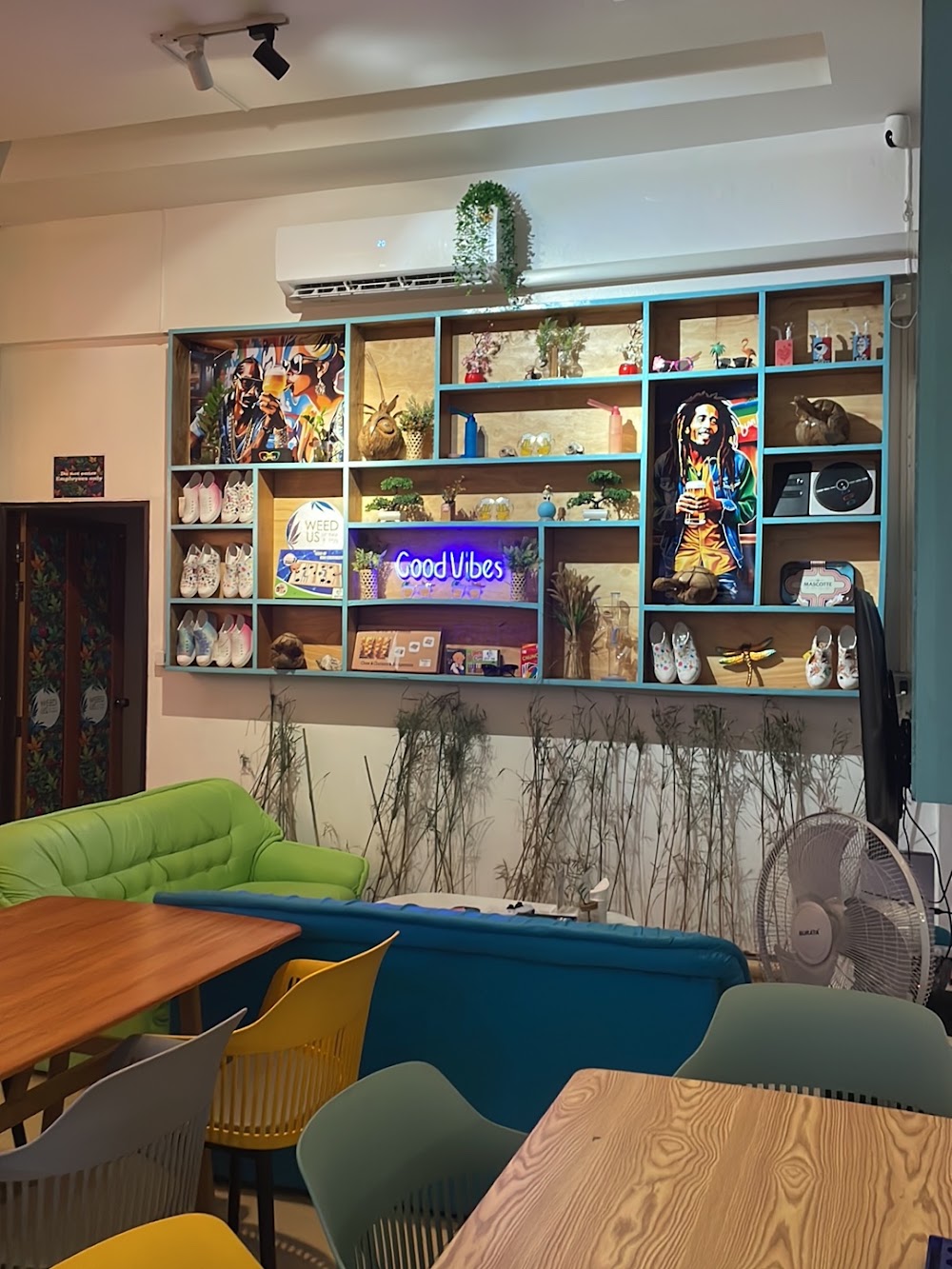 WEED US Coffee shop - photo 2