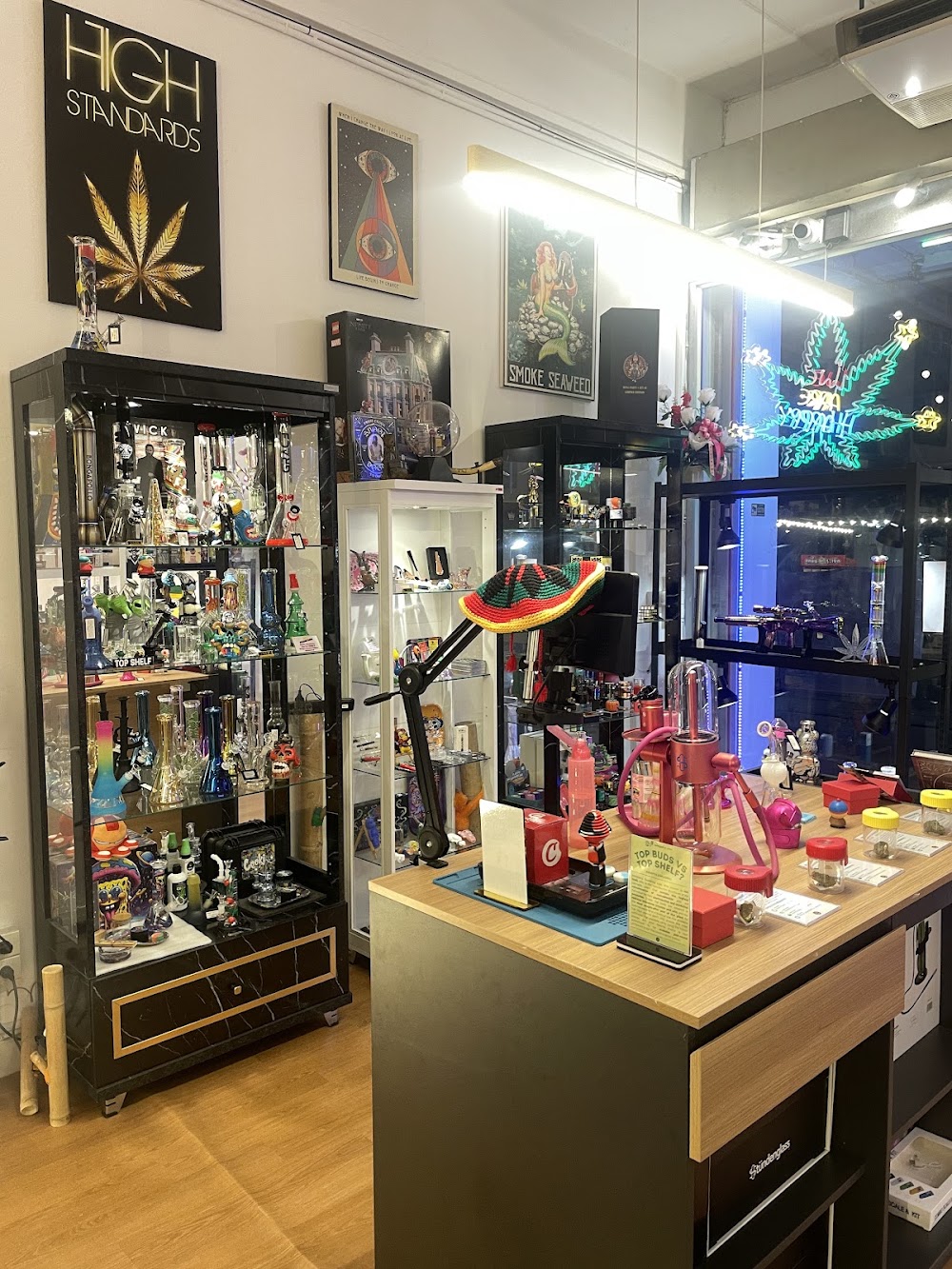 Happy Cannabis - photo 2