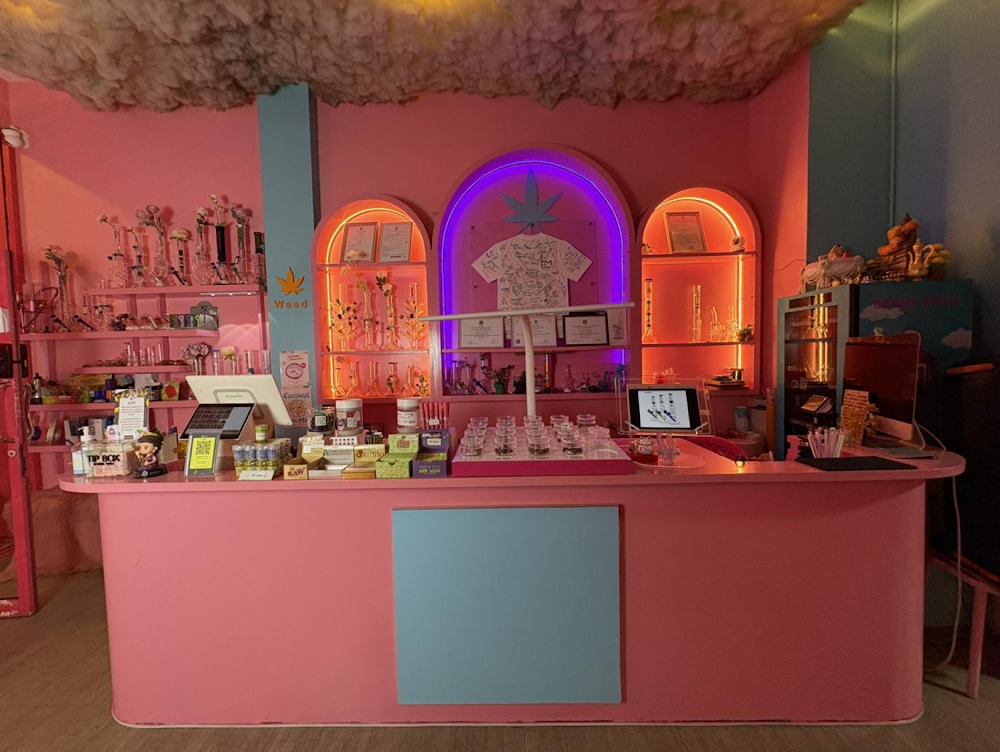 The buds station (weed cannabis dispensary ร้านขายกัญชา) - photo 2