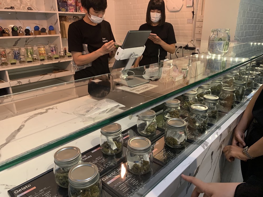 Four Twenty Cannabis Dispensary - High Garden Asoke - photo 3