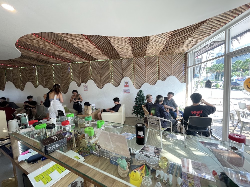 Cannabis House Pattaya by Slapz - photo 2