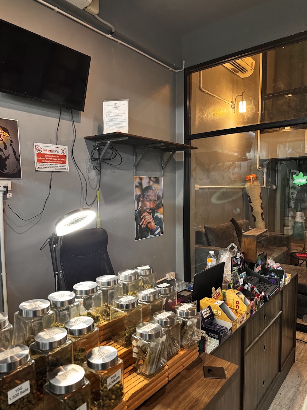 Weed Every day Cannabis shop cnx 大麻 marijuana - photo 4