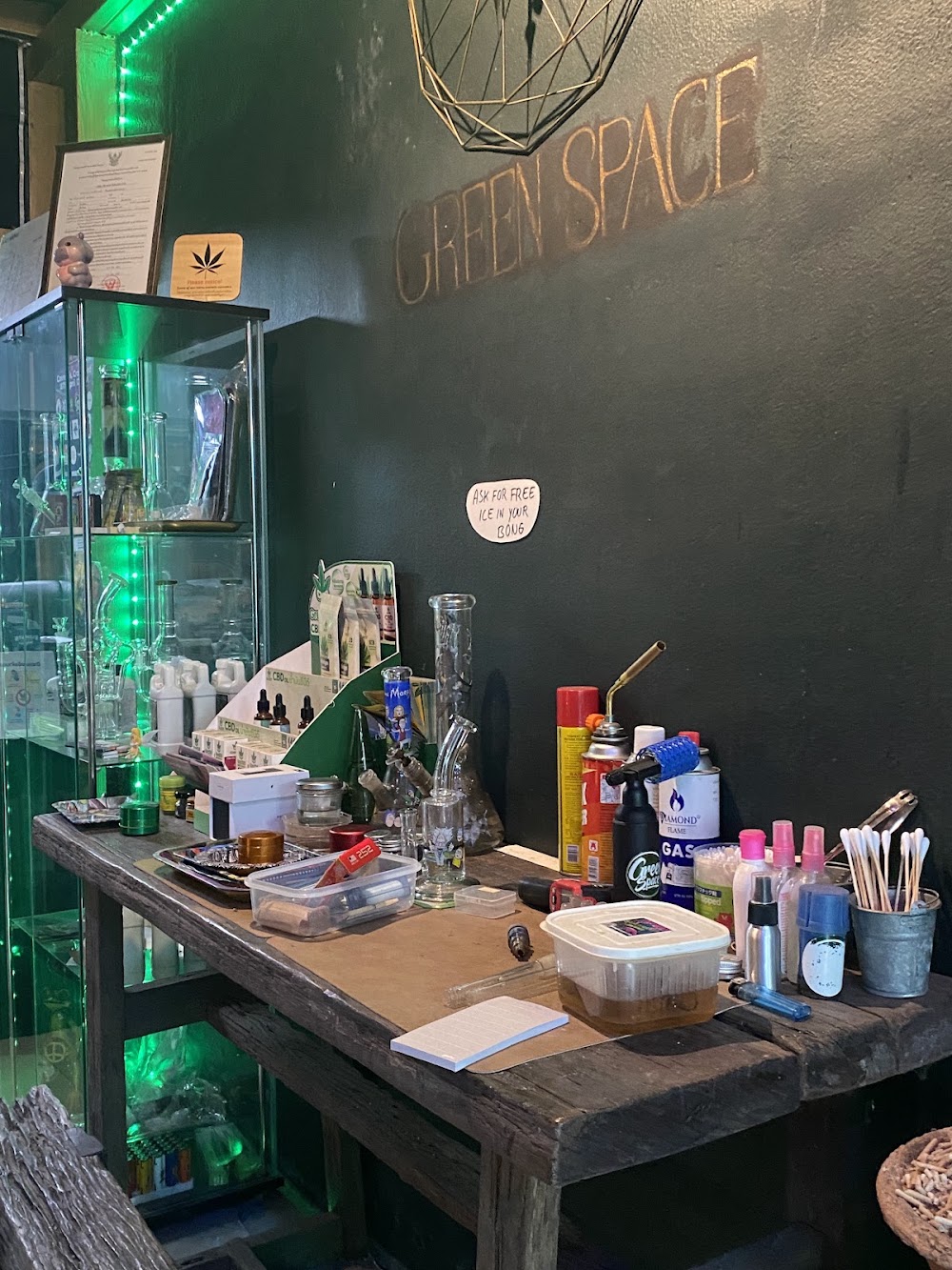 Green Space Weed Cannabis Social Club | Lounge | Rooftop - photo 2