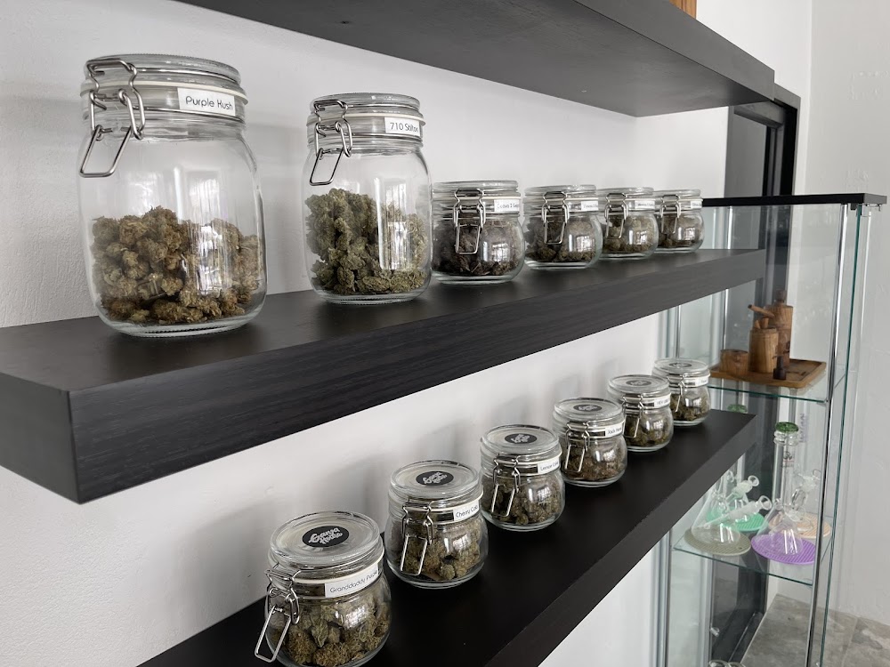 Ganja House Cafe | Cannabis Dispensary Patong Phuket | 大麻之家 | Best Weed Shop - photo 3