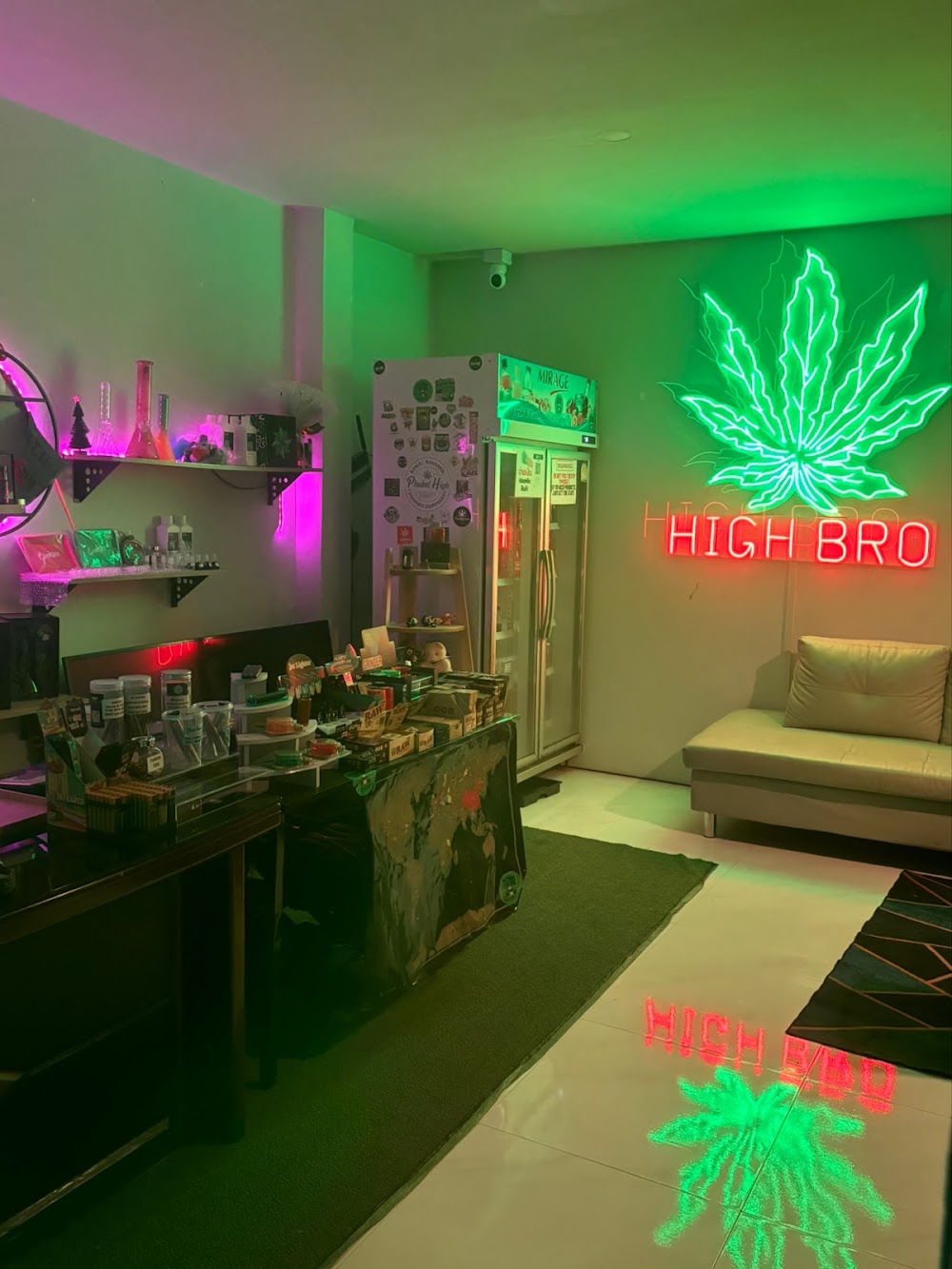 HIGH-BRO Cannabis Dispensary & Weed shop - photo 4