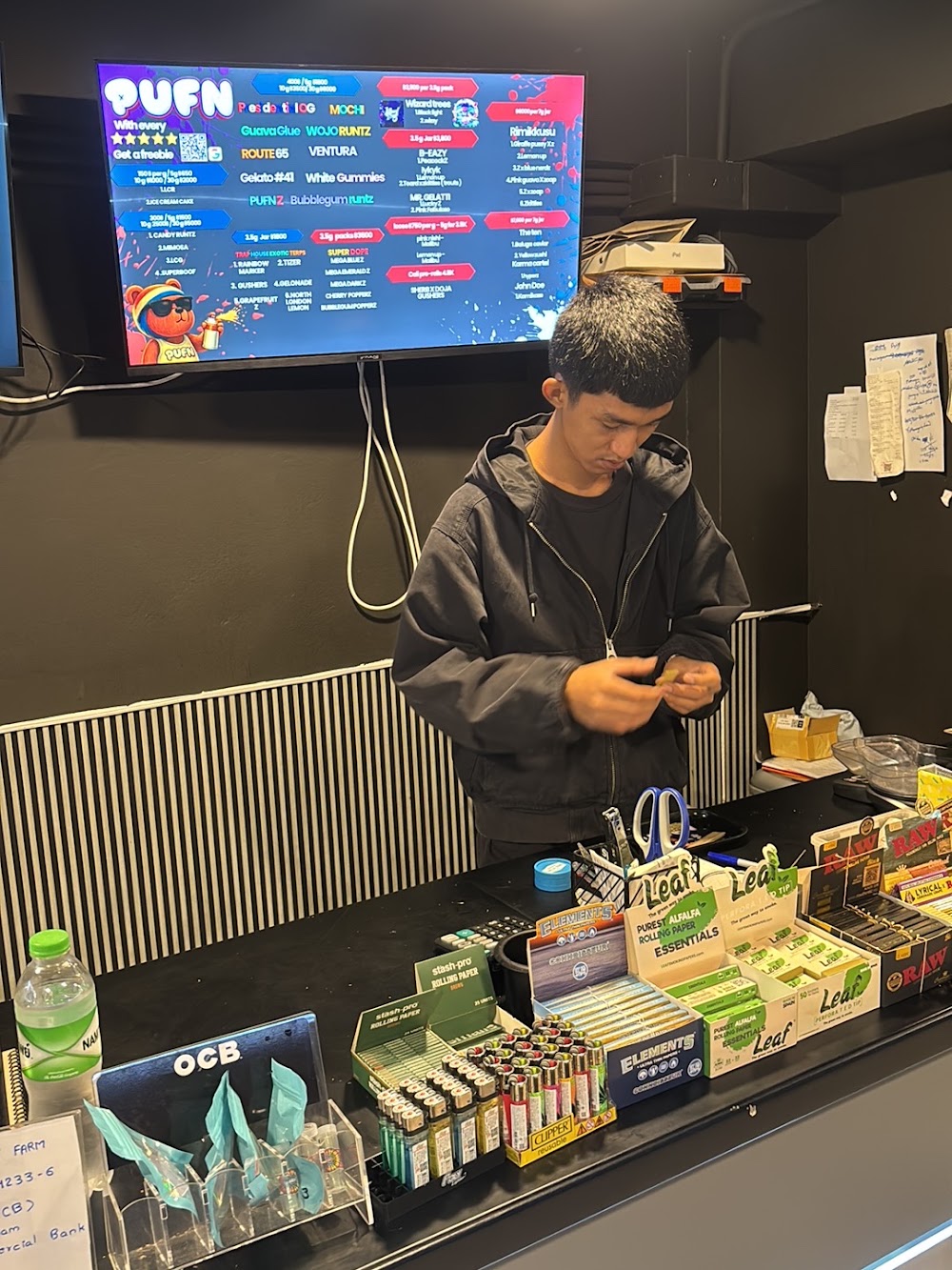 Pufn Weed Shop | Rooftop Lounge | Open 24/7 - photo 2