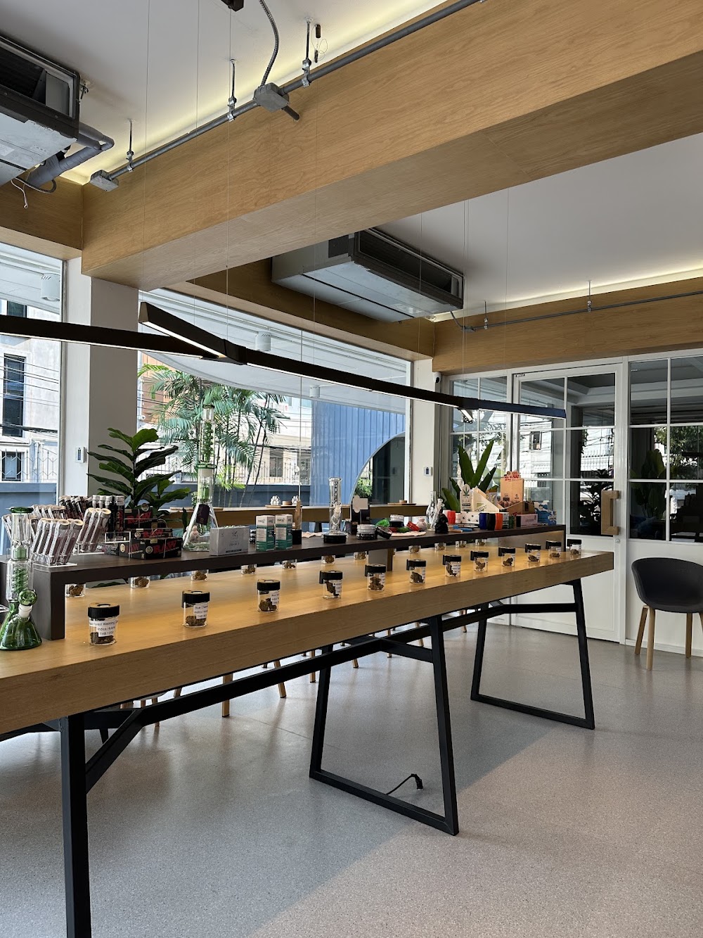 CANNABIS KINGDOM Dispensary & X2O Cafe - photo 5