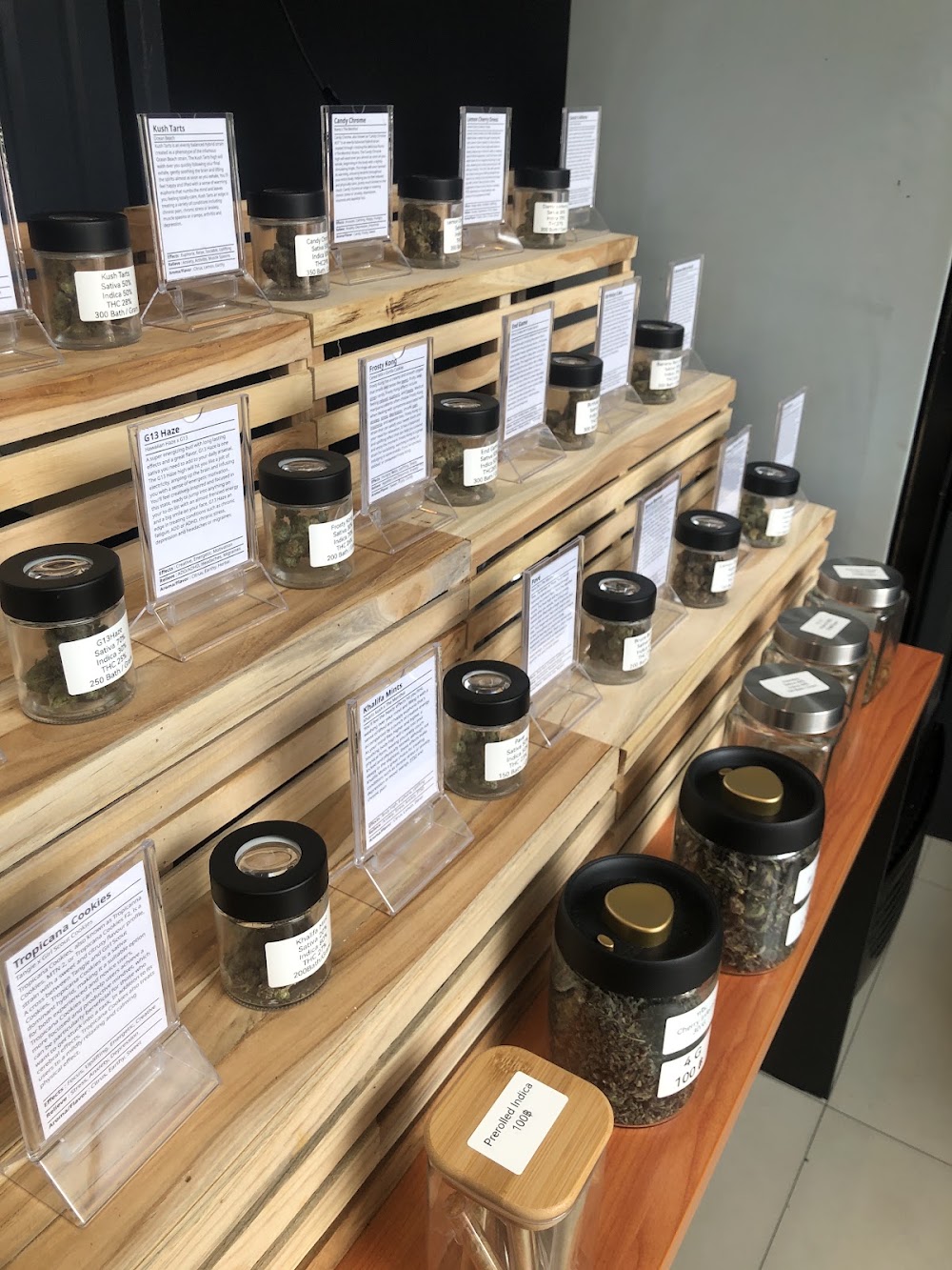 Weed Em Boyz Cannabis Dispensary 大麻 Marijuanas - photo 4